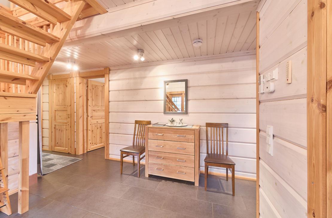 Villa Onni, mökki, aula