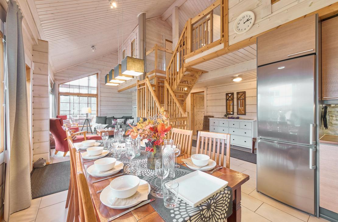 Villa Hymy, portaat, turvaportti, lapsiystävällinen majoitus