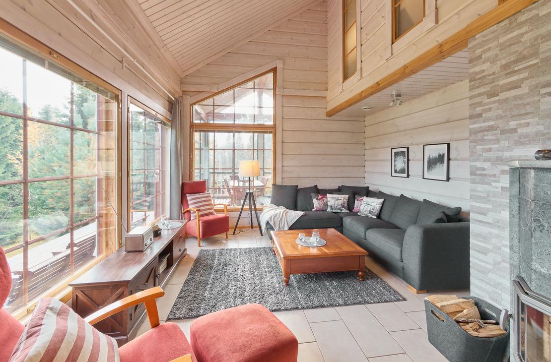 Villa Hymy mökki, skandinaavinen ja avara olohuone