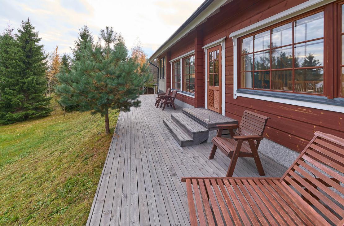 Villa Hymy mökki, Tarjoaa majoitusta Kolilla jopa 8 hlölle.
