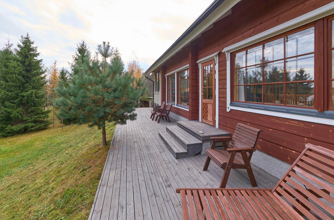 Villa Hymy mökki, Tarjoaa majoitusta Kolilla jopa 8 hlölle.