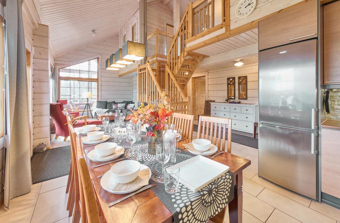 Villa Hymy, portaat, turvaportti, lapsiystävällinen majoitus